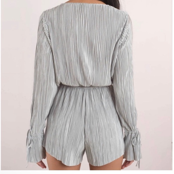 Tobi Pleated Silver Romper - New Years outfit!! - Picture 4 of 6